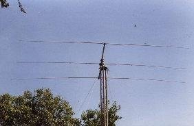 Tagra AH003  à &à mètres du sol sur pylone  